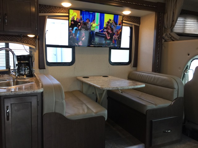 2017 Thor Chateau, 30 Ft. Class C Motorhome RV Rental Dining Area