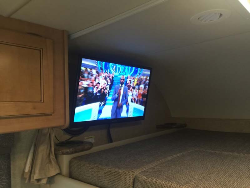 2015 Thor Chateau Bunk with TV